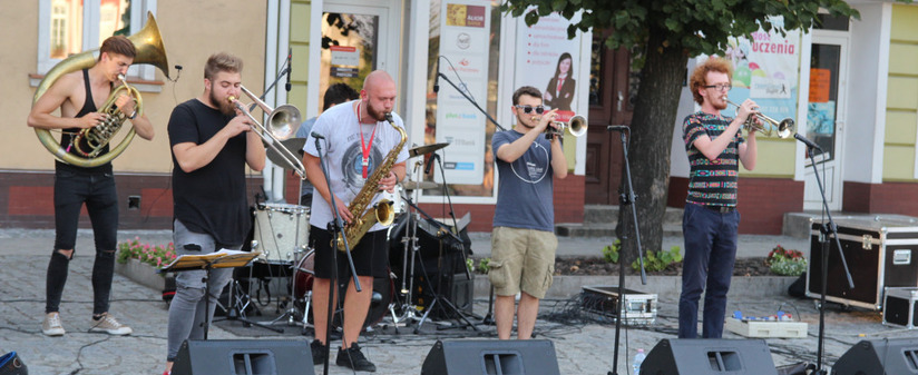 Temper Kultura: Koncert: Parnas Brass Band i EKA