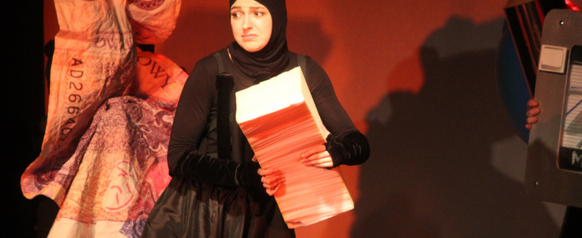 Kim Jestem? - spektakl Teatru Lalek Pleciuga