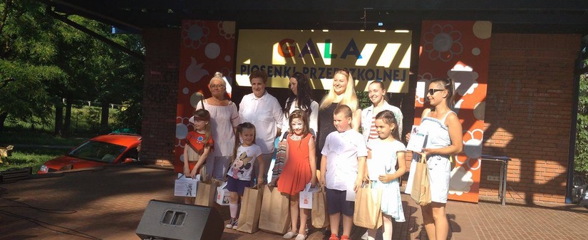 Piosenka i zabawa w parku